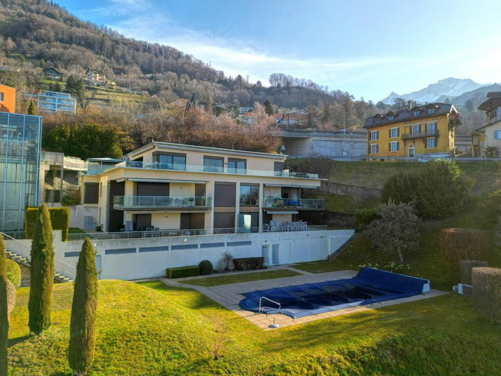 4 rooms Apartment to buy in Montreux - image 1/10