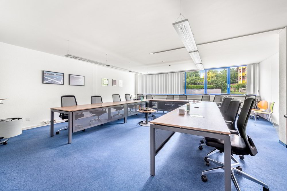 null Zimmer Büro zum verkaufen in Niederhasli - Bild 1/9