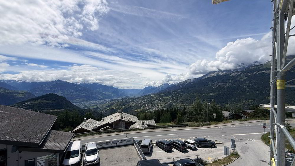 5 rooms House to buy in Crans-Montana - image 1/9