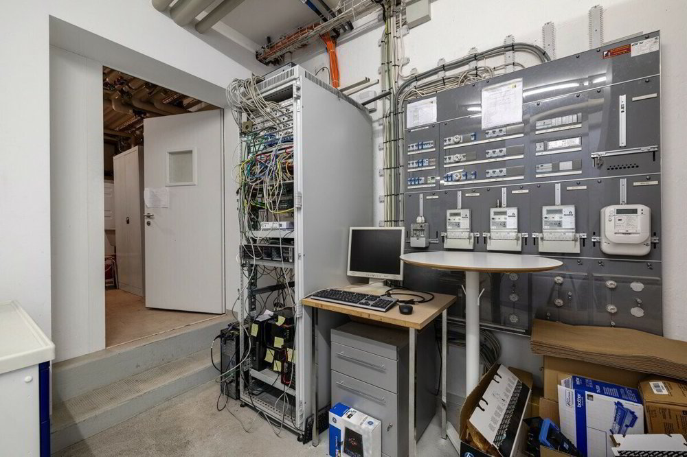 Ufficio & Commercio di 5 locali in vendita a Arlesheim - immagine 1/13