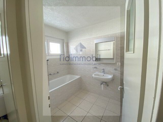 4 Zimmer Wohnung zu vermieten in La Chaux-de-Fonds - Bild 1/6