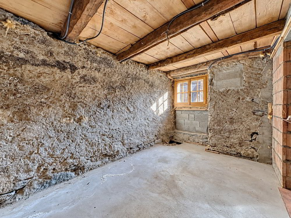 Maison 4 pièces à acheter à Sarreyer - image 1/12