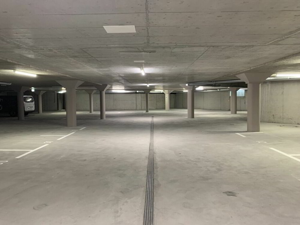 null rooms Car park, garage for rent in Weinfelden - image 1/3