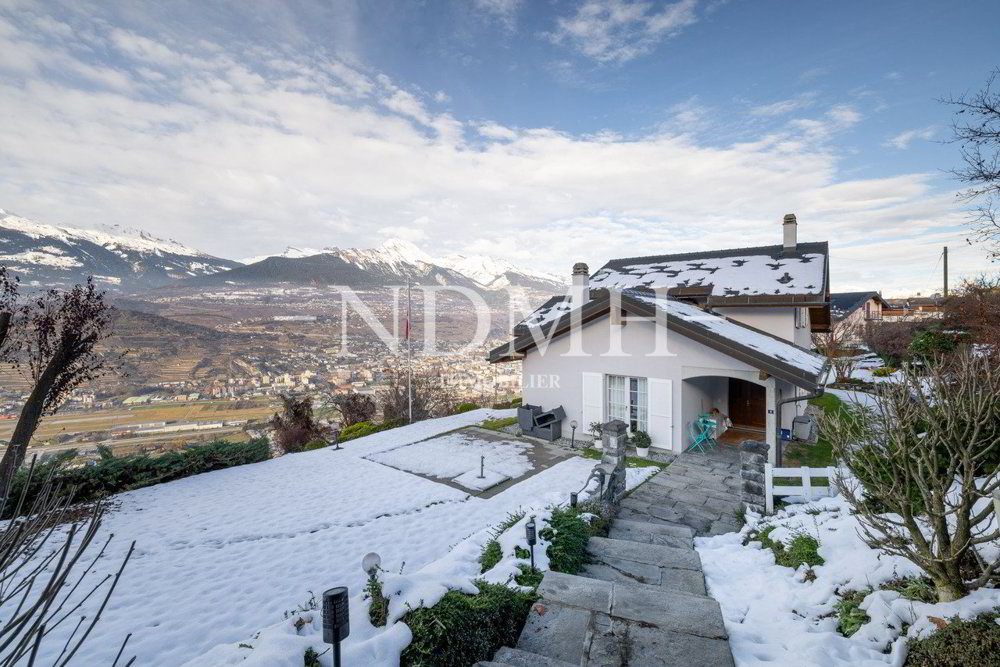 8 rooms House to buy in Salins - image 1/13