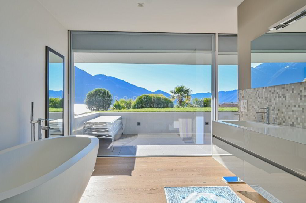 4 rooms Apartment to buy in Minusio - image 1/13