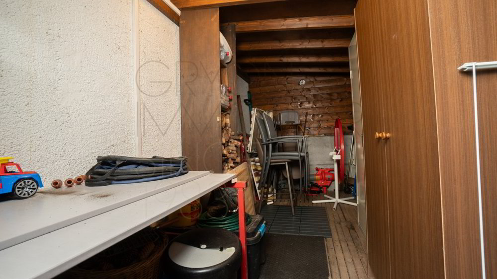 2 rooms Apartment to buy in Gryon - image 1/13