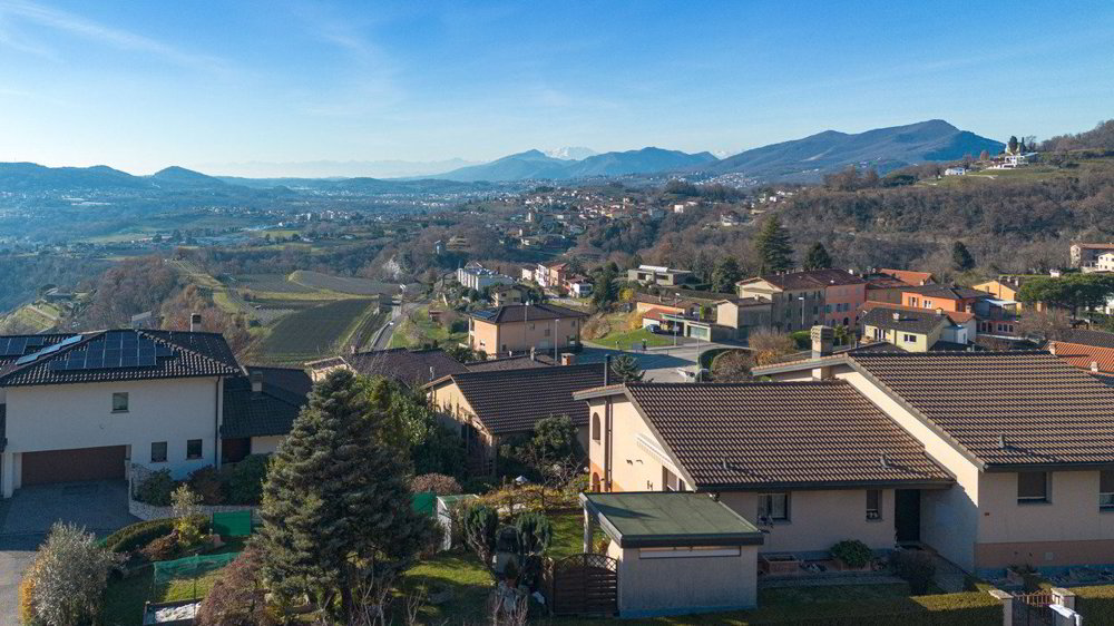 4 rooms House to buy in Morbio Superiore - image 1/6