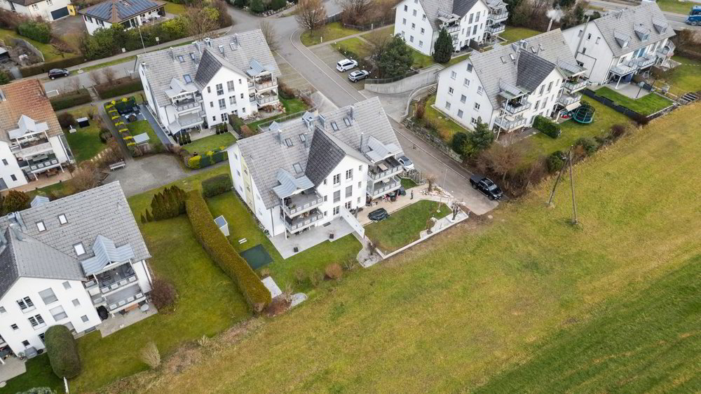 4 rooms Apartment to buy in Oetwil am See - image 1/13