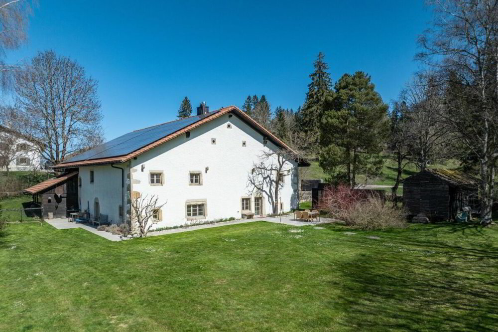 7 rooms House to buy in Saignelégier - image 1/13