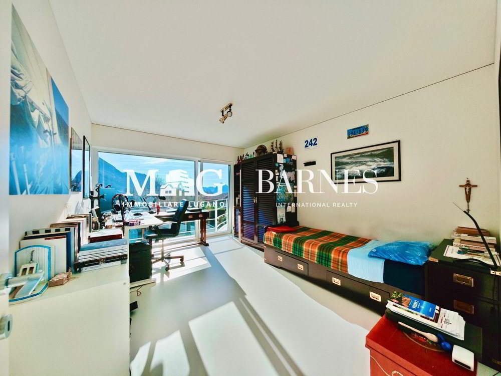5 rooms House to buy in Dino - image 1/13