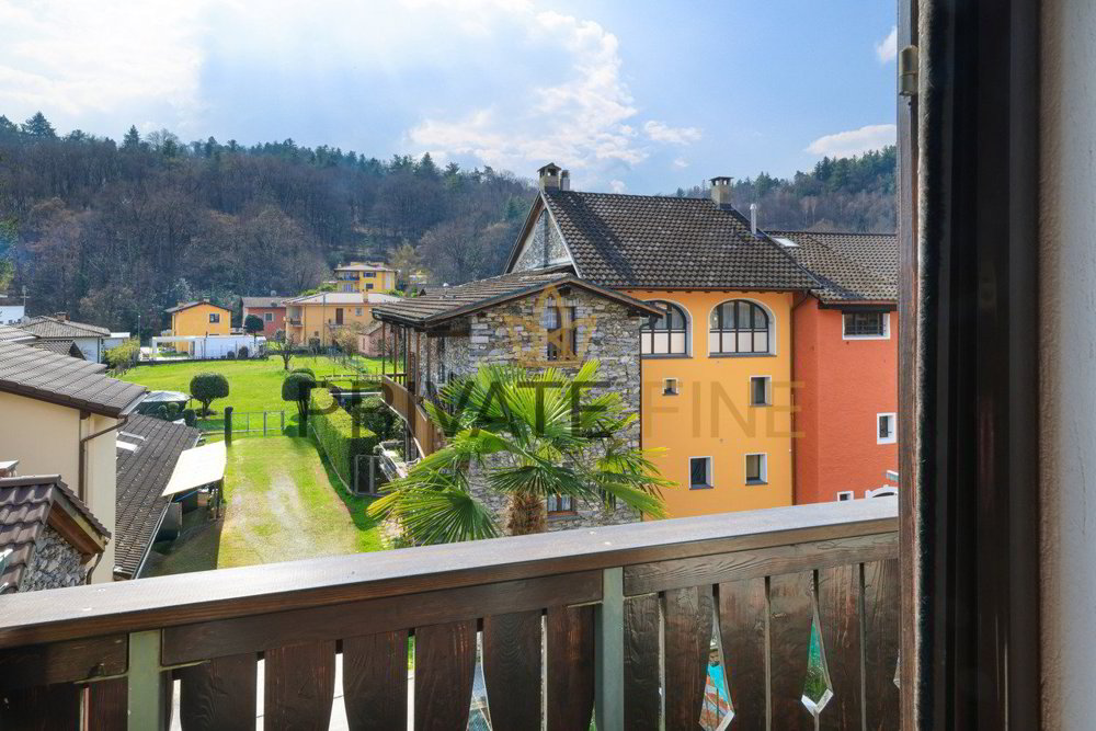 Maison 10 pièces à acheter à Losone - image 1/12