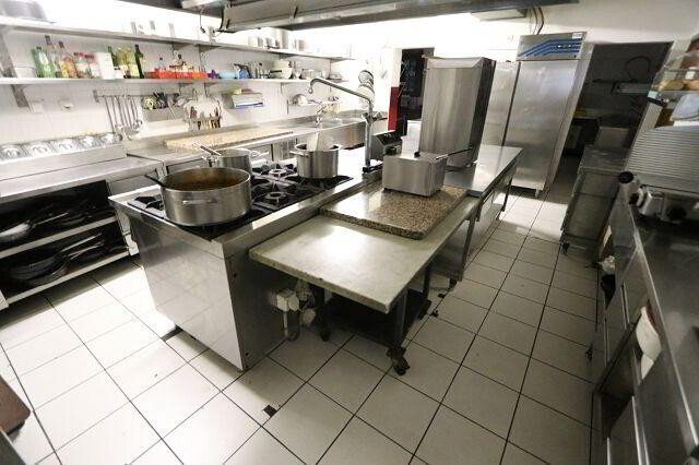 null rooms Office & Commercial to buy in Pollegio - image 1/13
