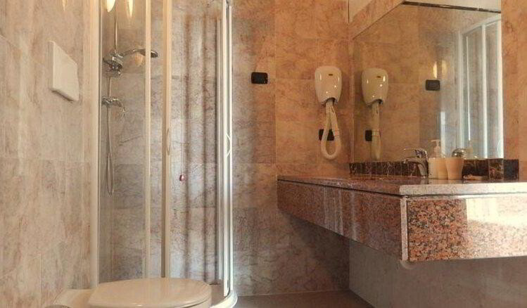 null rooms Office & Commercial to buy in Pazzallo - image 1/8