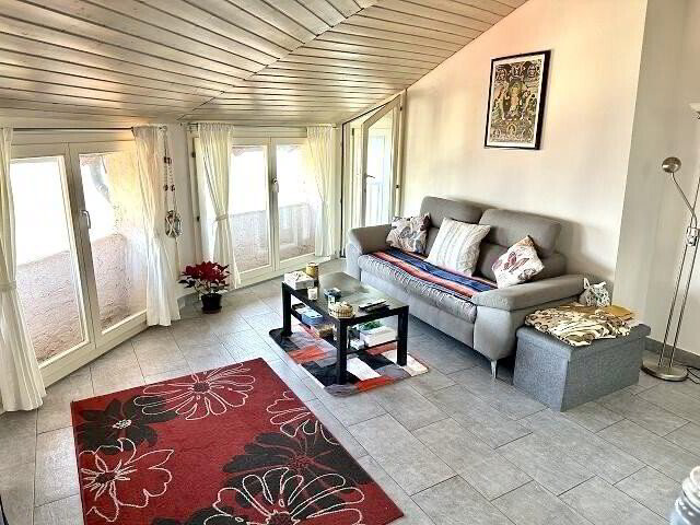 Casa di 8 locali in vendita a Vernate - immagine 1/13