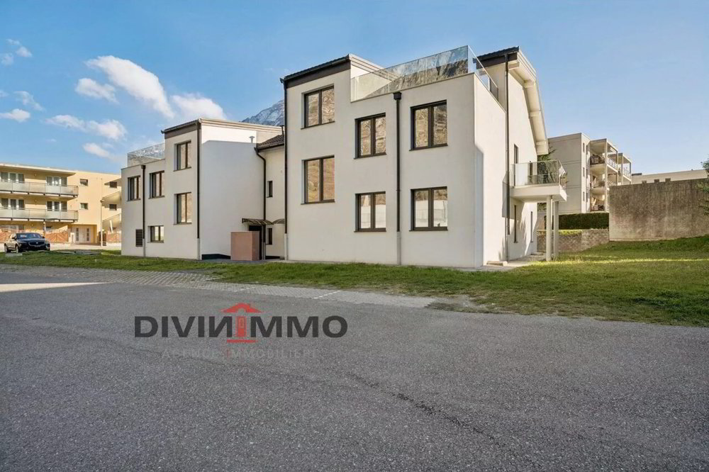 3 rooms Apartment to buy in Martigny - image 1/7