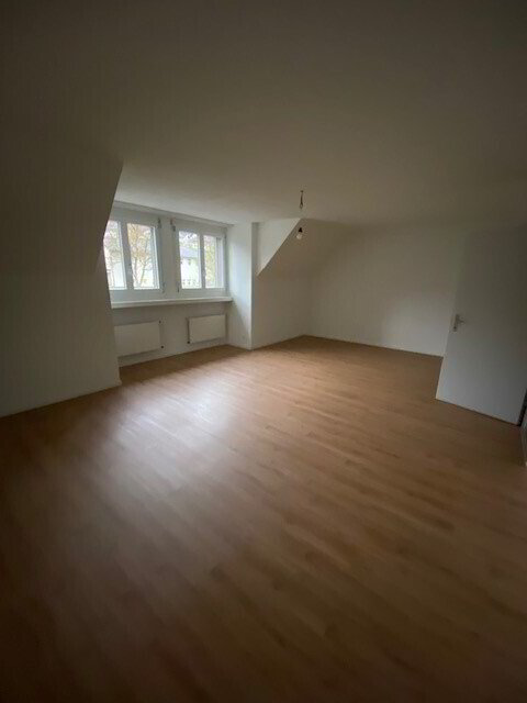 grosszügig - praktisch - zentrale Lage - Mehr