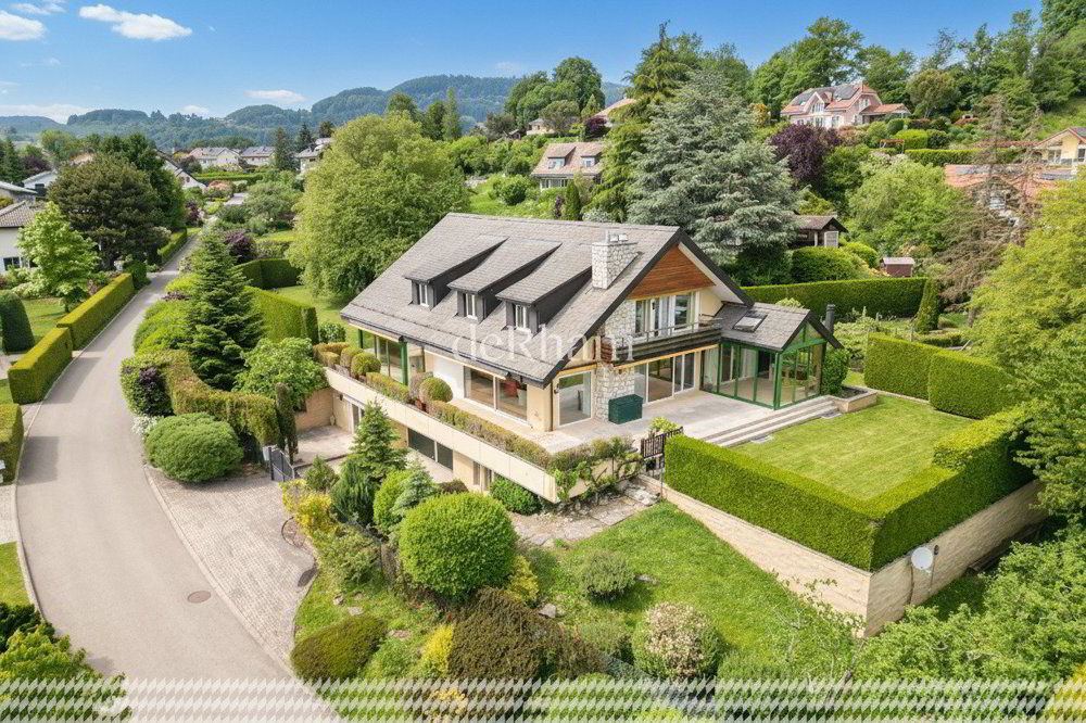 Casa di 6 locali in vendita a St-Légier-La Chiésaz - immagine 1/13