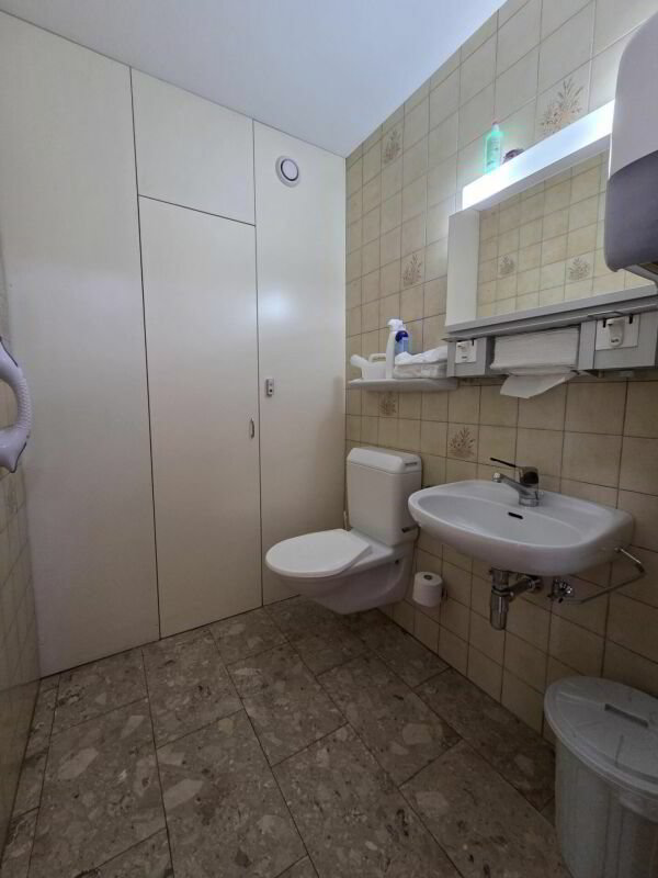 5 rooms Apartment for rent in Saxon - image 1/9