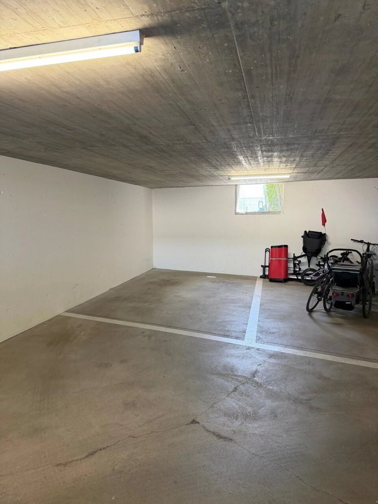 null rooms Car park, garage for rent in St-Sulpice VD - image 1/5