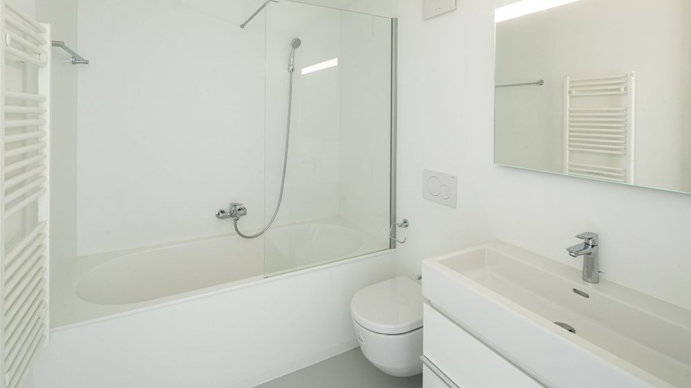 5 rooms House to buy in Tegna - image 1/5