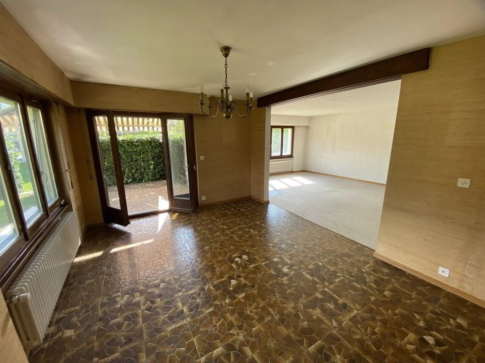 Casa di 7 locali in vendita a Bex - immagine 1/10