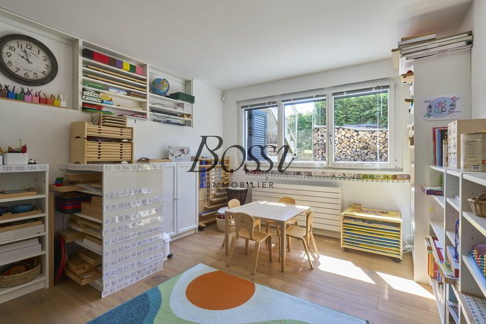 6 rooms House to buy in Genolier - image 1/13