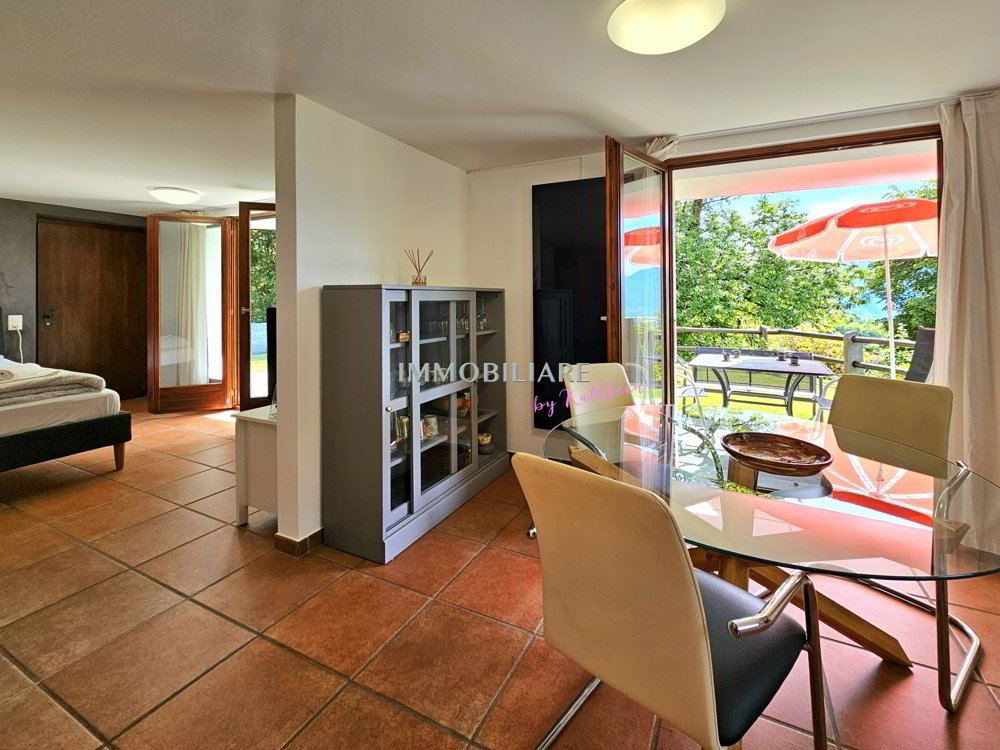 5 rooms House to buy in Contra - image 1/13