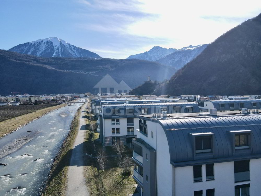 4 rooms Apartment to buy in Martigny - image 1/9