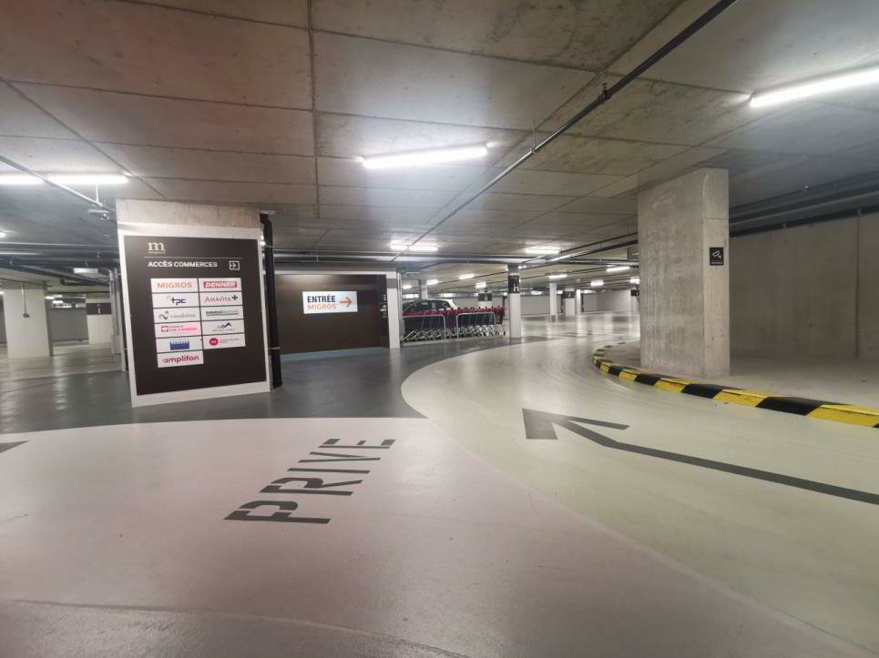 null rooms Car park, garage for rent in Aigle - image 1/7
