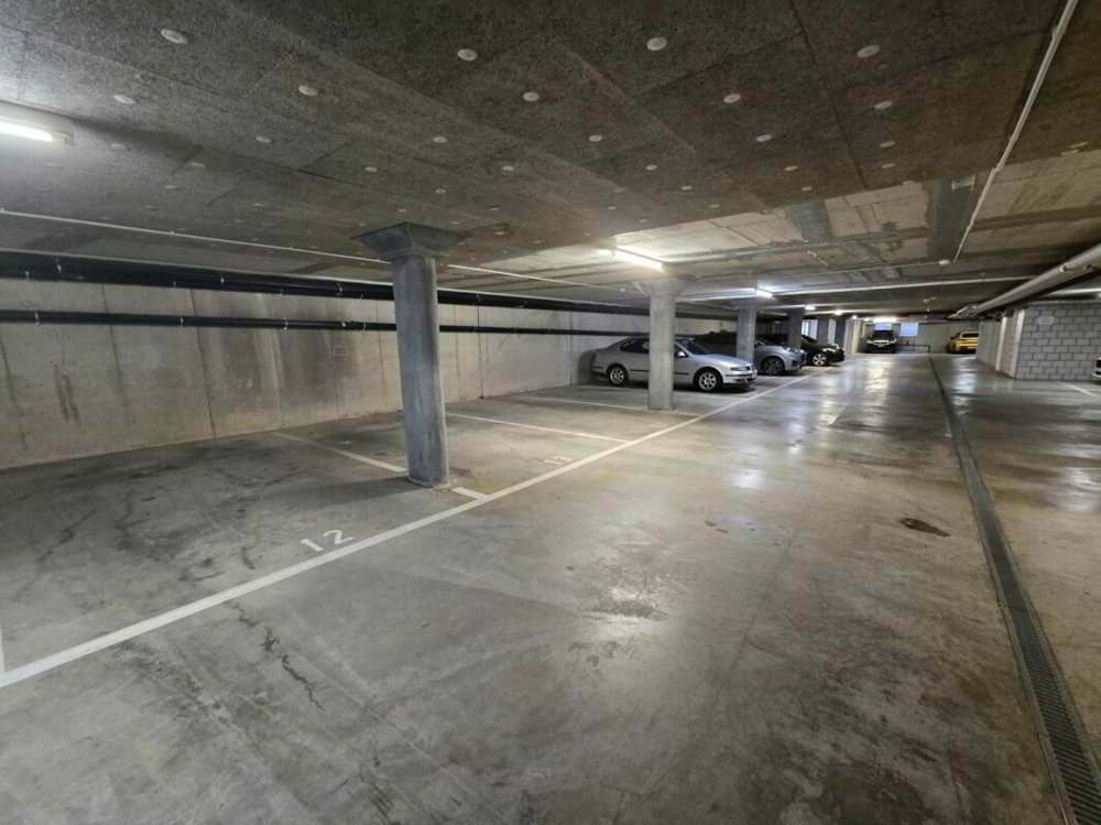 Parking, garage null pièces à louer à Belp - image 1/3