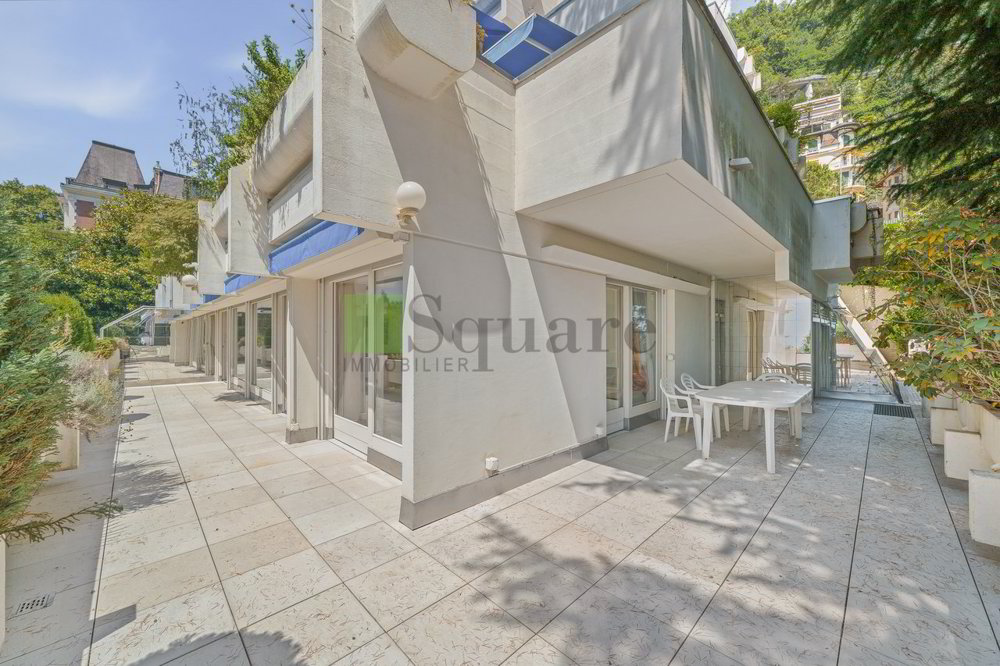 3 rooms Apartment to buy in Montreux - image 1/13