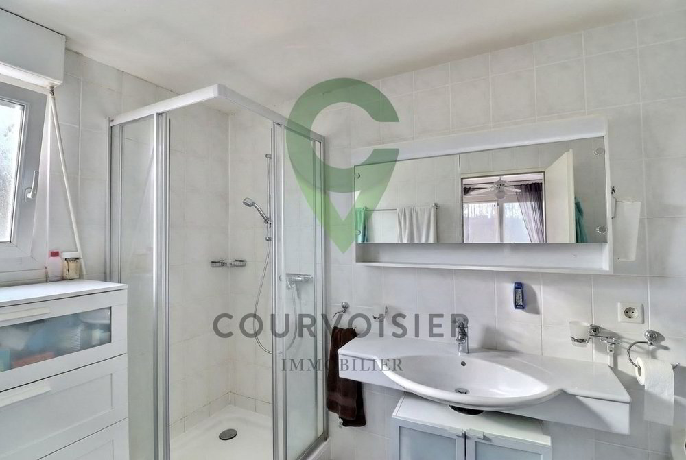 Casa di 9 locali in vendita a Gimel - immagine 1/13