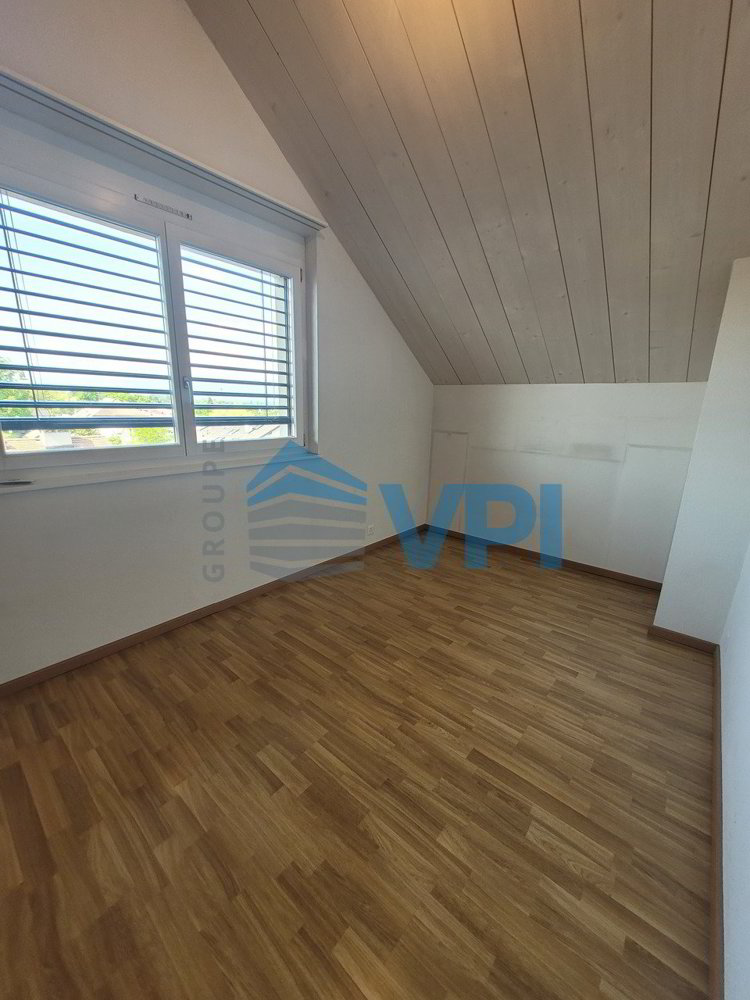 6 rooms Apartment for rent in Bernex - image 1/13
