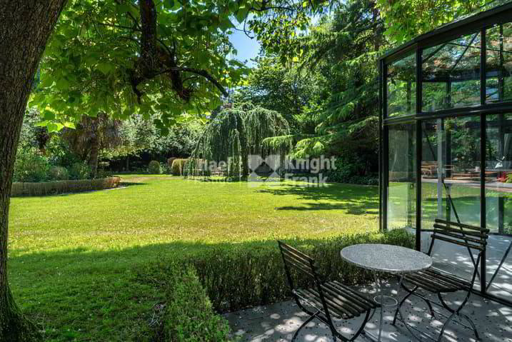 12 rooms House to buy in Thônex - image 1/12