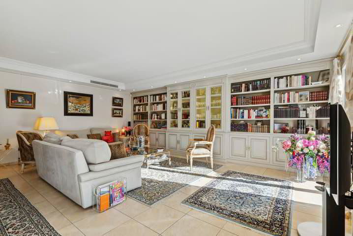 Appartement 5 pièces à acheter à Cologny - image 1/3