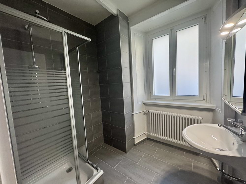 Appartement 3.5 pièces à louer à La Chaux-de-Fonds - image 1/6