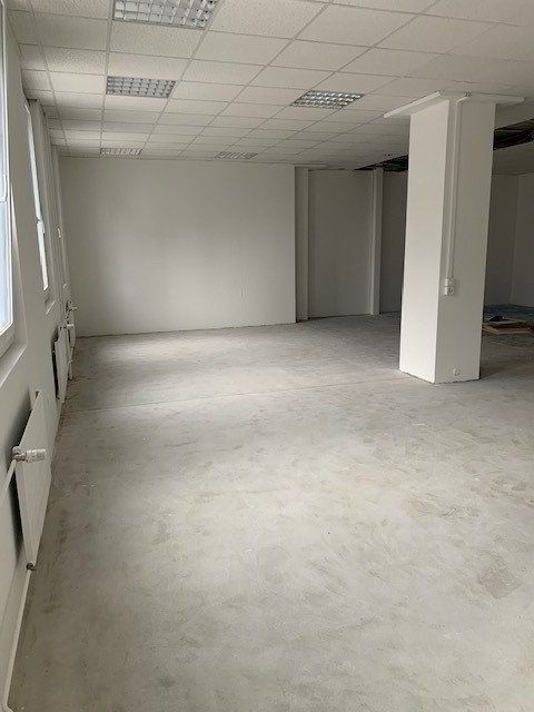 null rooms Office & Commercial for rent in Urdorf - image 1/5