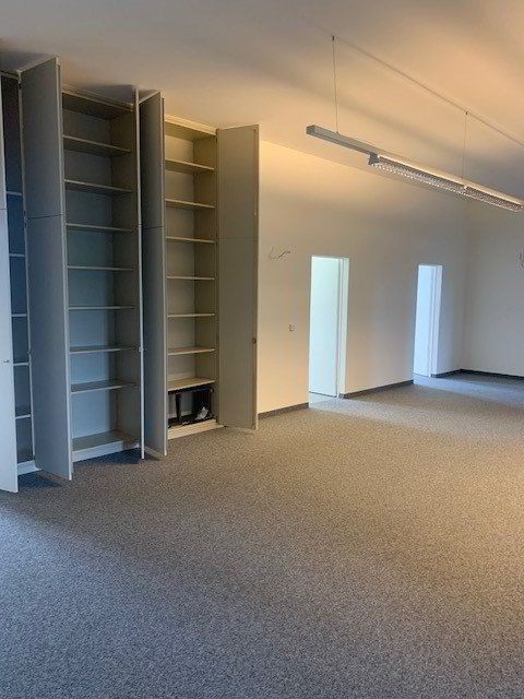 null rooms Office & Commercial for rent in Urdorf - image 1/10