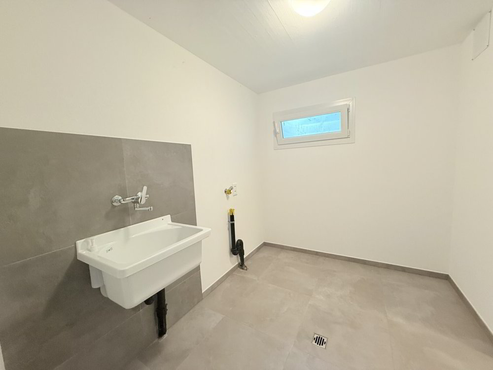 4.5 rooms Apartment to buy in Lumino - image 1/12