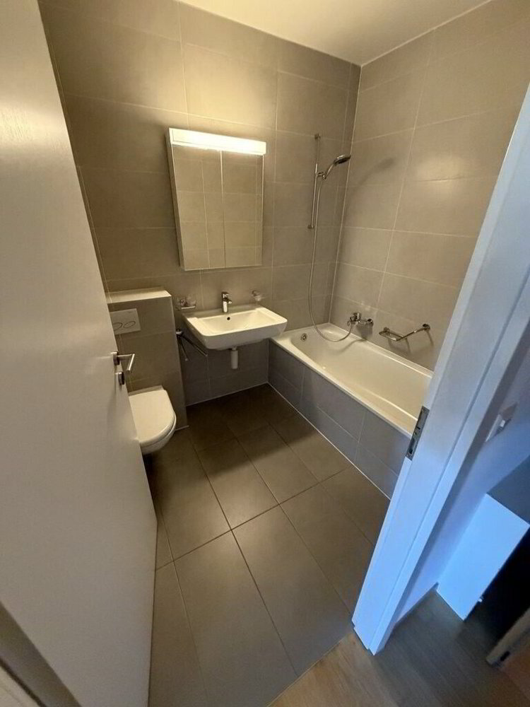 3.5 rooms Apartment for rent in Lausanne - image 1/3
