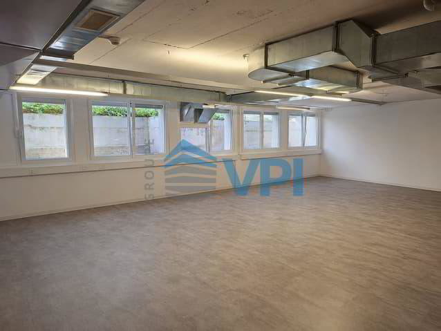 null rooms Office & Commercial for rent in Losanna - image 1/5