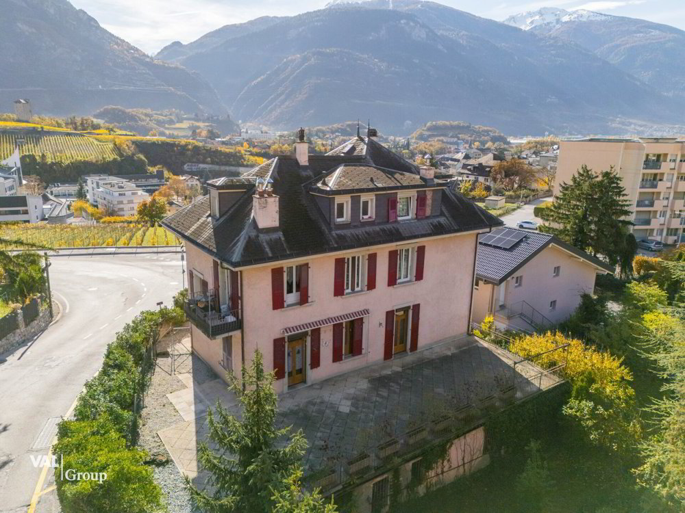 4.5 rooms Apartment to buy in Sierre - image 1/12
