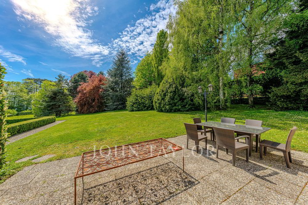 5 rooms Apartment to buy in Rolle - image 1/13
