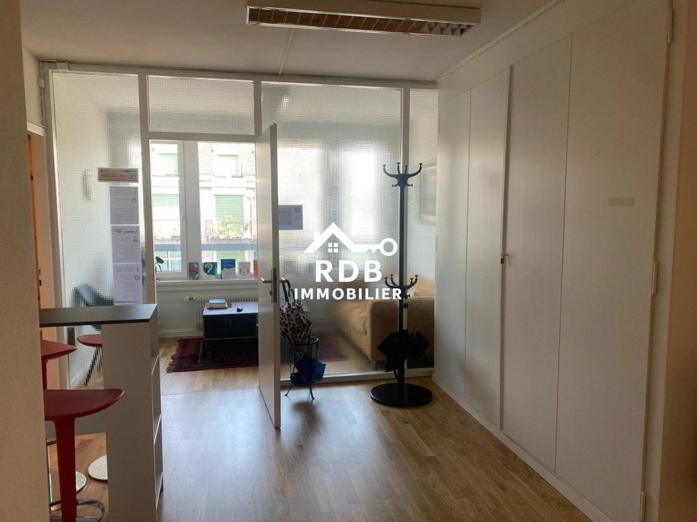 A LOUER - Nations / Gare - Bureau d'environ 180 m² (CHF 28,30.- le m2) - Ansicht 2