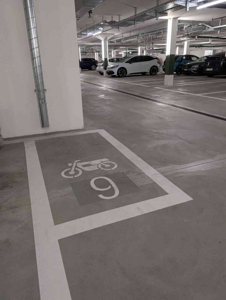 Parcheggio, garage di null locali in vendita a Zürich - immagine 1/2
