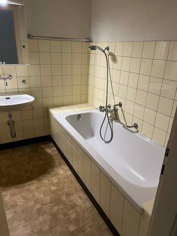 Appartamento di 2.5 locali in affitto a Bienne - immagine 1/9