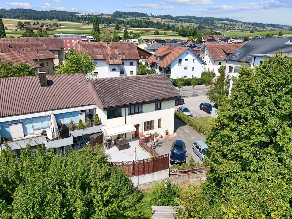 6 Zimmer Haus zum verkaufen in Auw - Bild 1/13