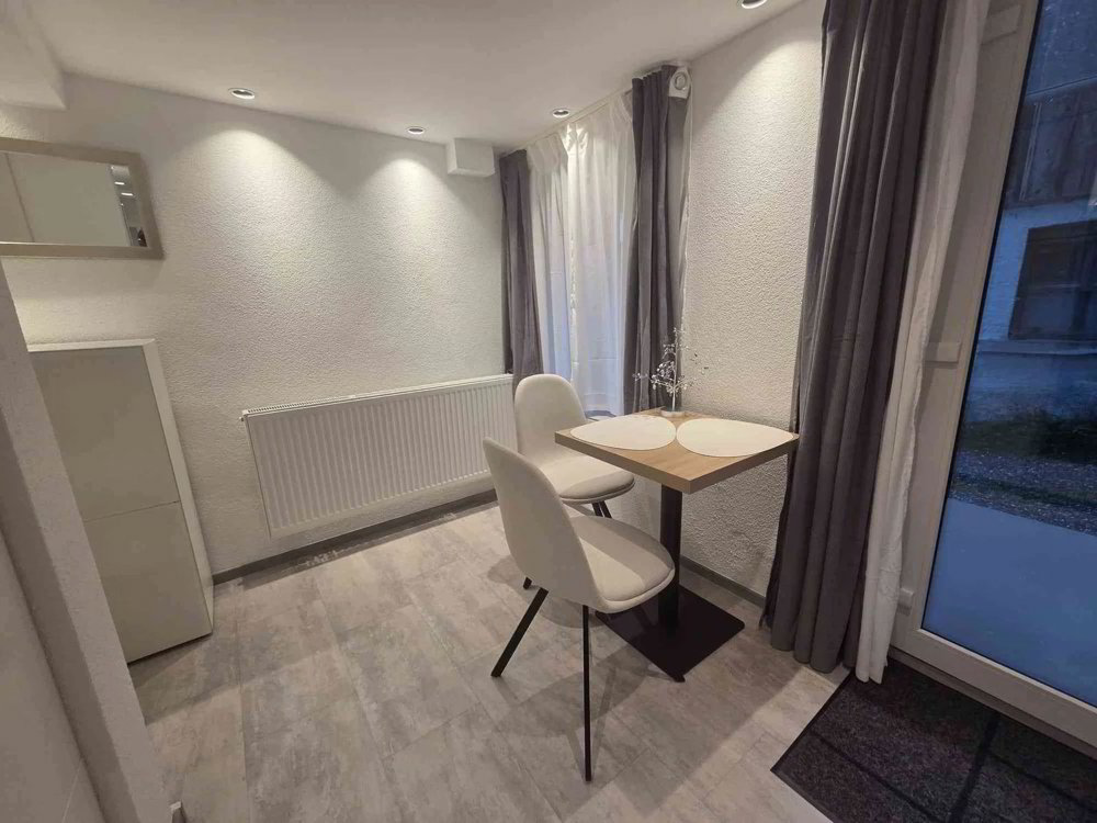 Modernes, voll möbliertes Studio – Stilvol und Ruhig - Ansicht 2