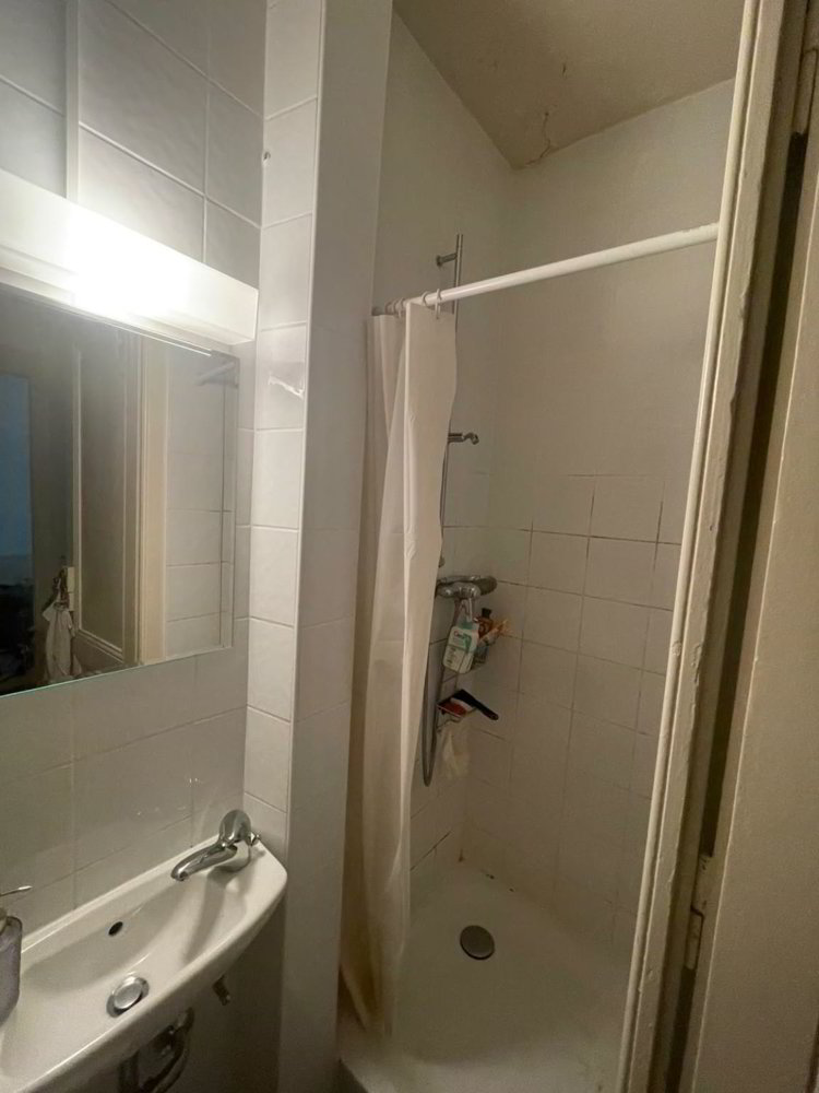 Appartement 2 pièces à louer à Carouge GE - image 1/3