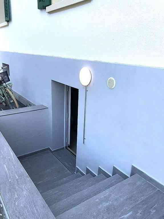 1.5 rooms Office & Commercial for rent in Würenlos - image 1/6
